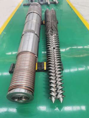 코니컬 탕덤 스크루 시스템용 스루크 경직 HRC 58-62 및 나이트라이딩 경직 950-1050HV